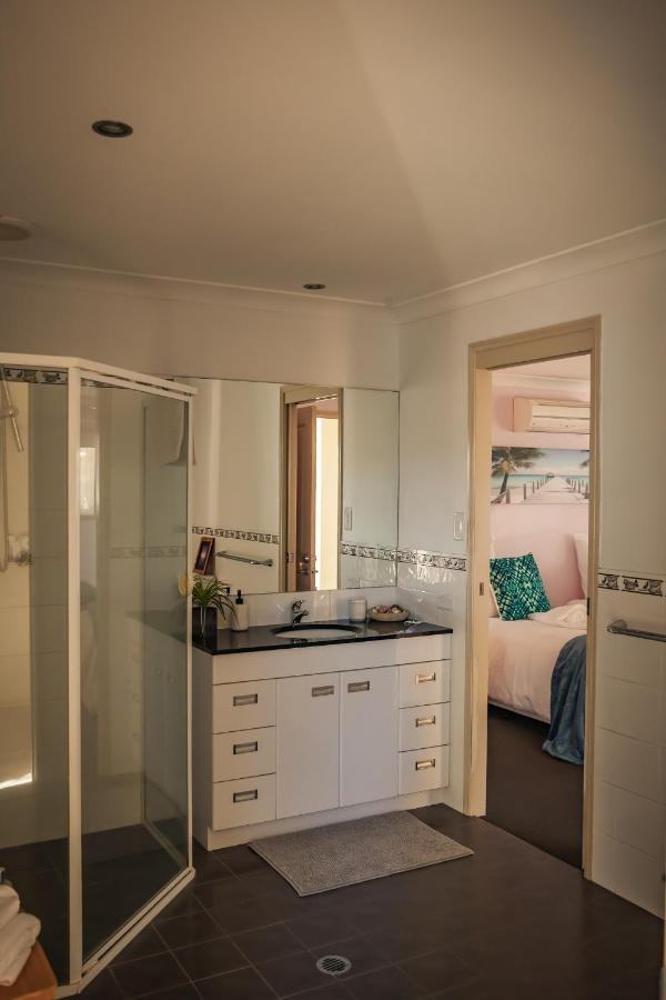 Beach Escape Magnesium Pool Dog Happy Gc Airport Appartement Gold Coast Buitenkant foto